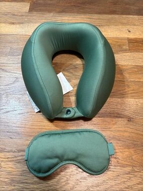 Green Travel Neck Pillow with Eye Mask